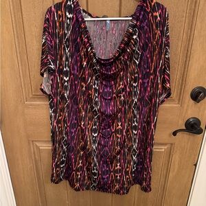 Vibrant Women's Blouse with Dynamic Pattern